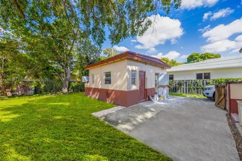 414 Phippen Waiters Rd, Dania Beach FL 33004