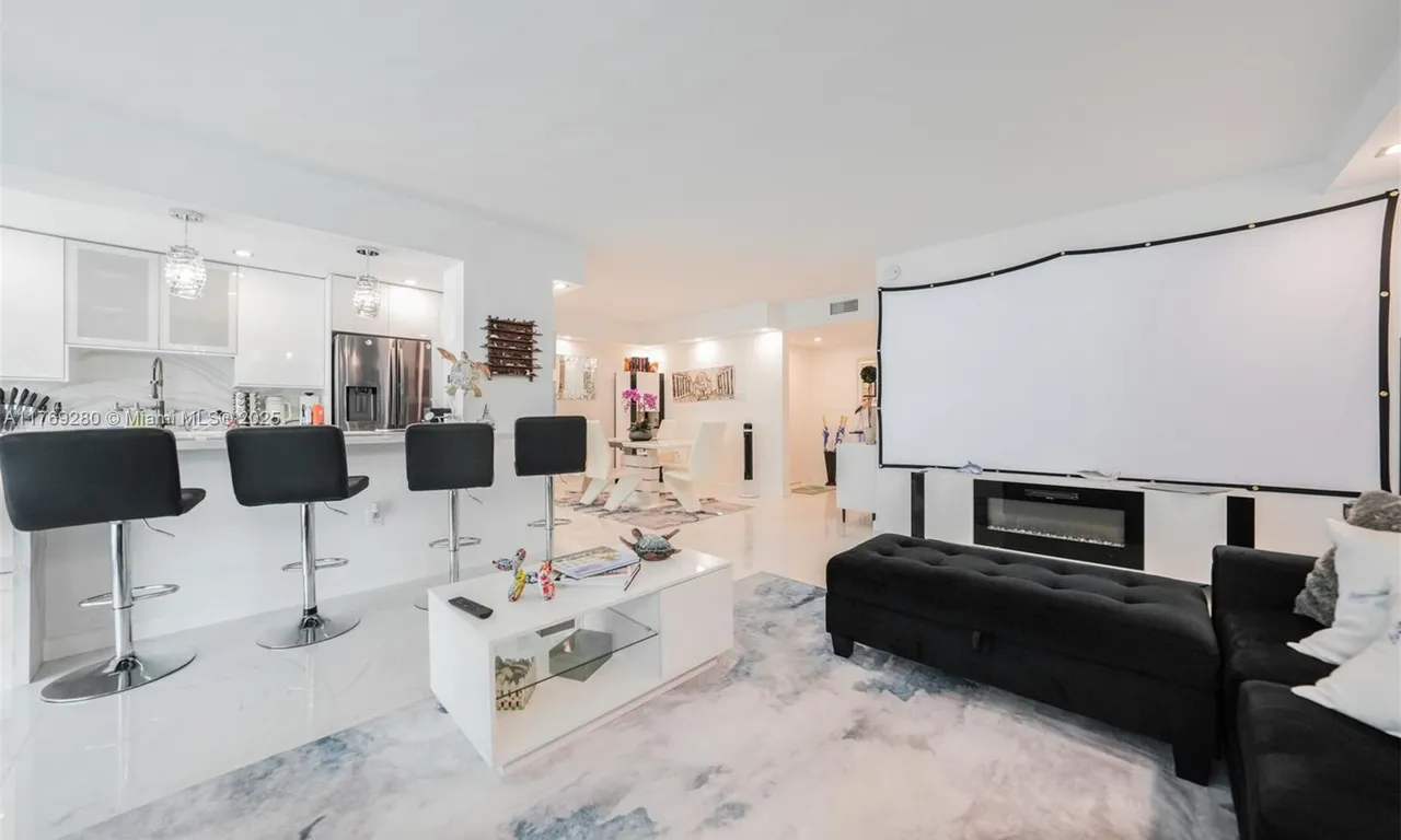 18071 Biscayne Blvd # 901, Aventura FL 33160
