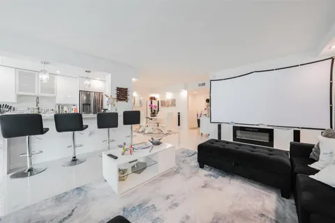 18071 Biscayne Blvd # 901, Aventura FL 33160
