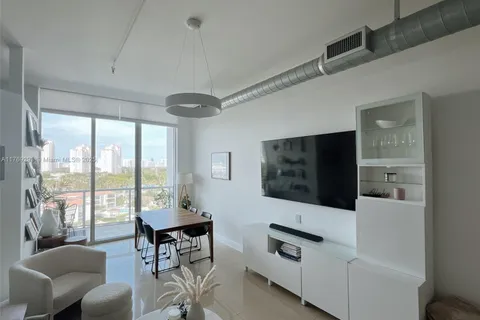 3029 NE 188th St # 822, Aventura FL 33180