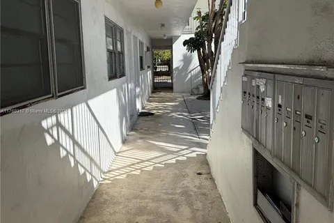 8531 Harding Ave # 10, Miami Beach FL 33141