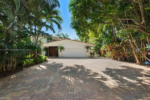 210 Ocean Blvd, Golden Beach FL 33160