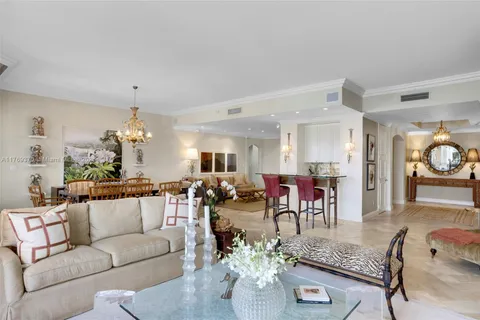 19925 NE 39th Pl # 402, Aventura FL 33180