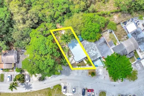 20908 NW 39th Ave, Miami Gardens FL 33055