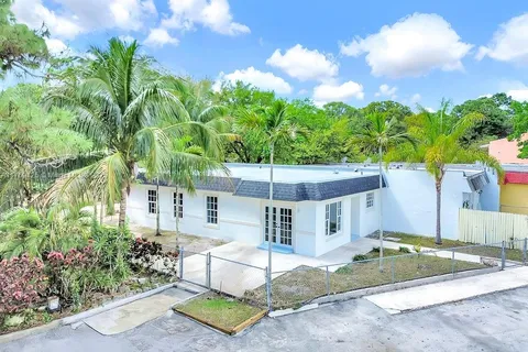 20908 NW 39th Ave, Miami Gardens FL 33055