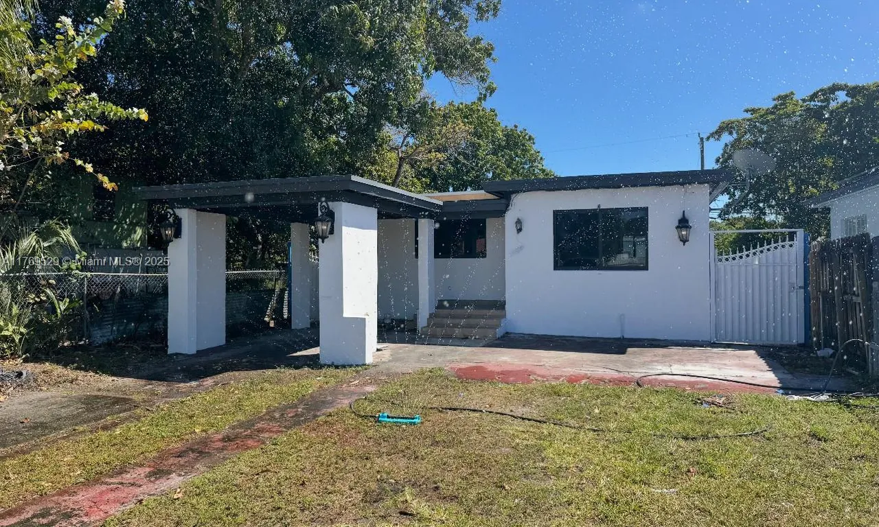 440 E 37th St, Hialeah FL 33013