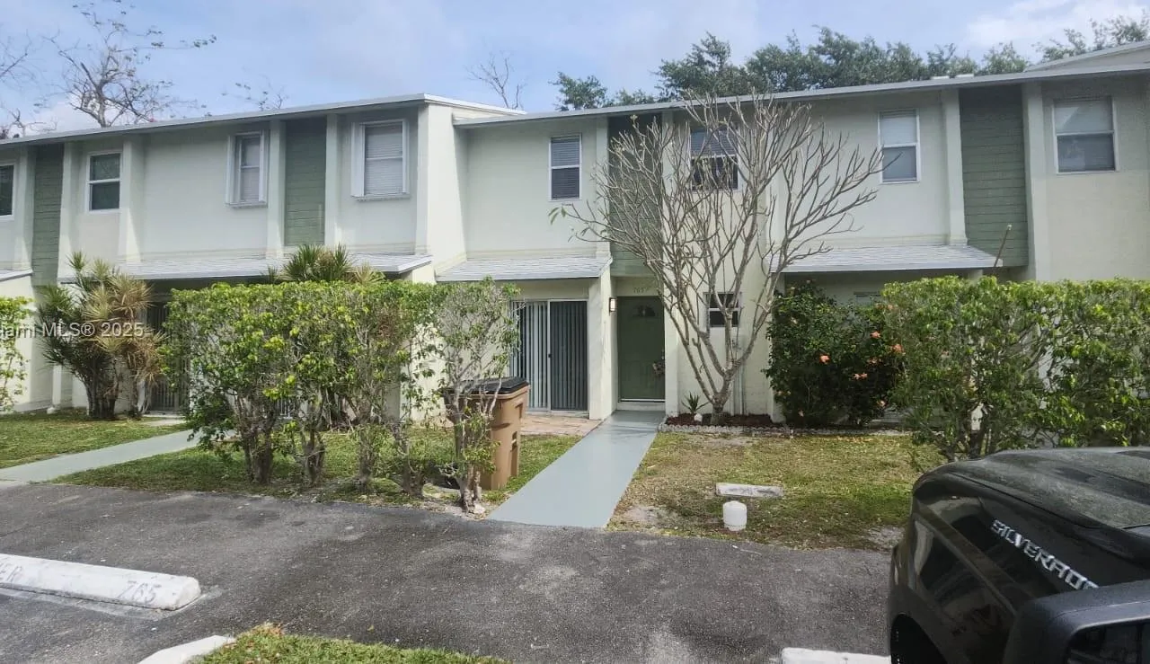 765 Crystal Lake Dr # 765, Deerfield Beach FL 33064