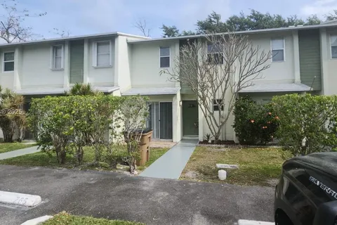 765 Crystal Lake Dr # 765, Deerfield Beach FL 33064