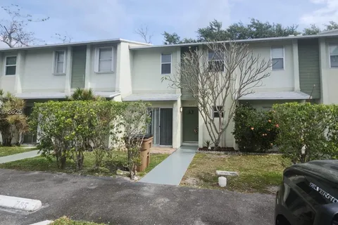 765 Crystal Lake Dr # 765, Deerfield Beach FL 33064