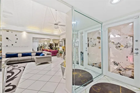 5203 Yellow Pine Ln, Tamarac FL 33319