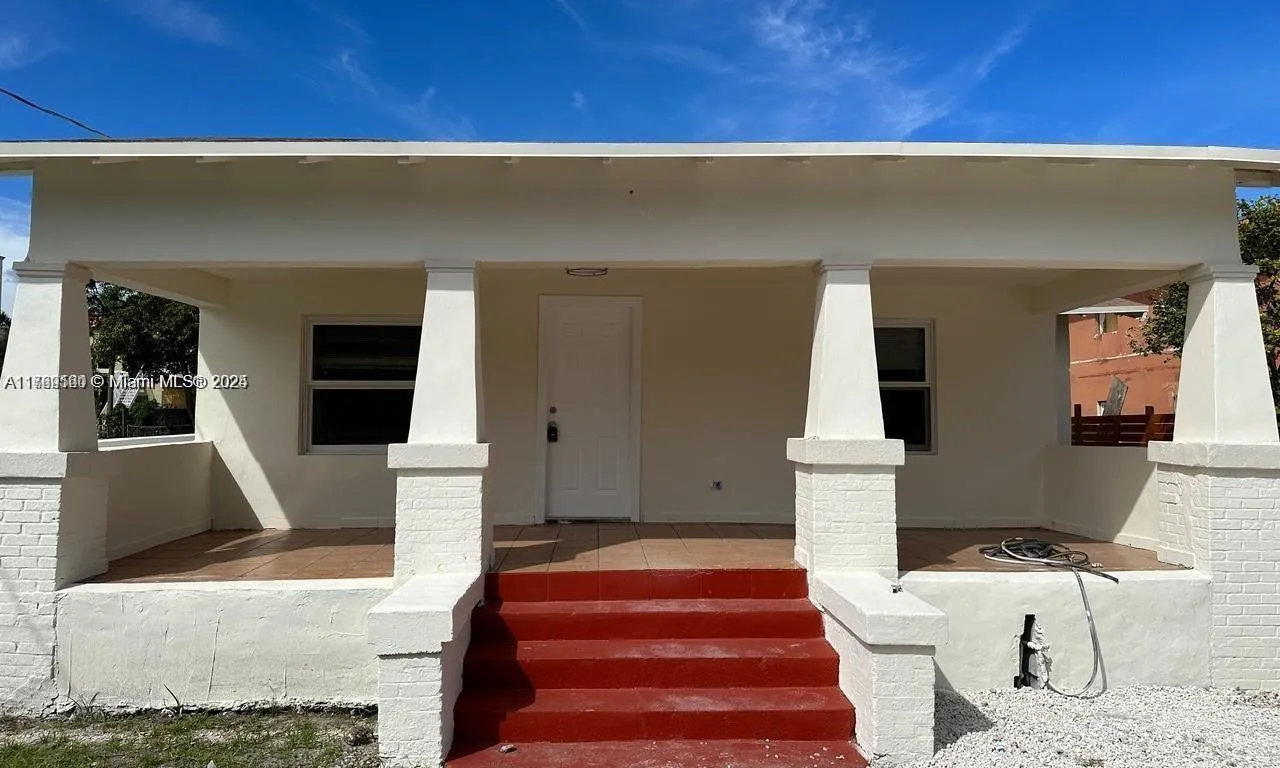 729 SW 3rd St, Miami FL 33130