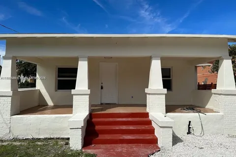 729 SW 3rd St, Miami FL 33130