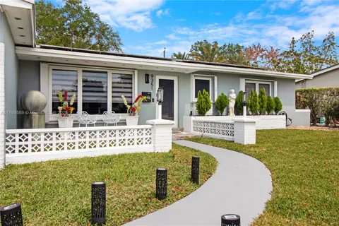 9351 SW 62nd St, Miami FL 33173