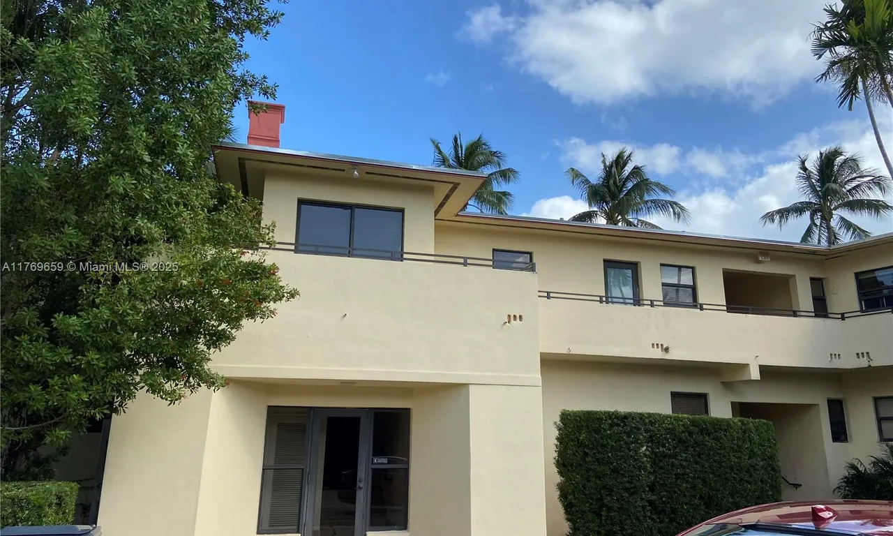 32 Camden Dr # 8, Bal Harbour FL 33154