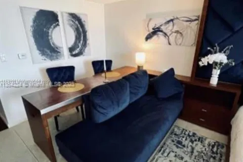 50 Biscayne Blvd # 607, Miami FL 33132