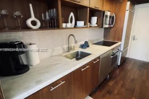 50 Biscayne Blvd # 607, Miami FL 33132