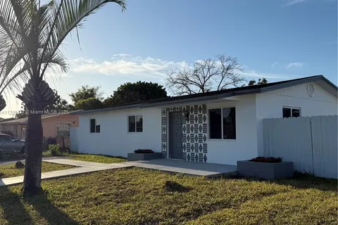 15044 SW 304th Ter, Homestead FL 33033
