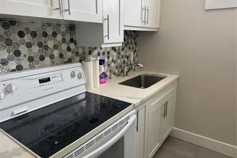 1820 Harrison St # 1, Hollywood FL 33020