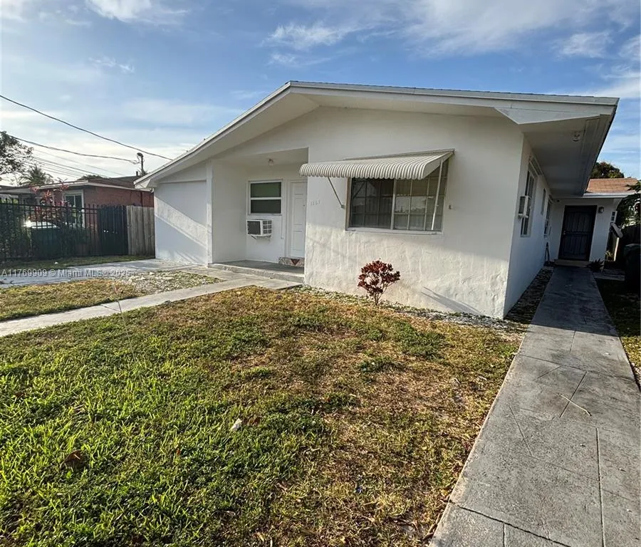 1167 NE 111th St, Miami FL 33161