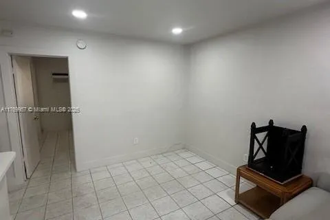110 W 26th St # 2, Hialeah FL 33010