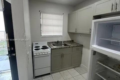 110 W 26th St # 2, Hialeah FL 33010