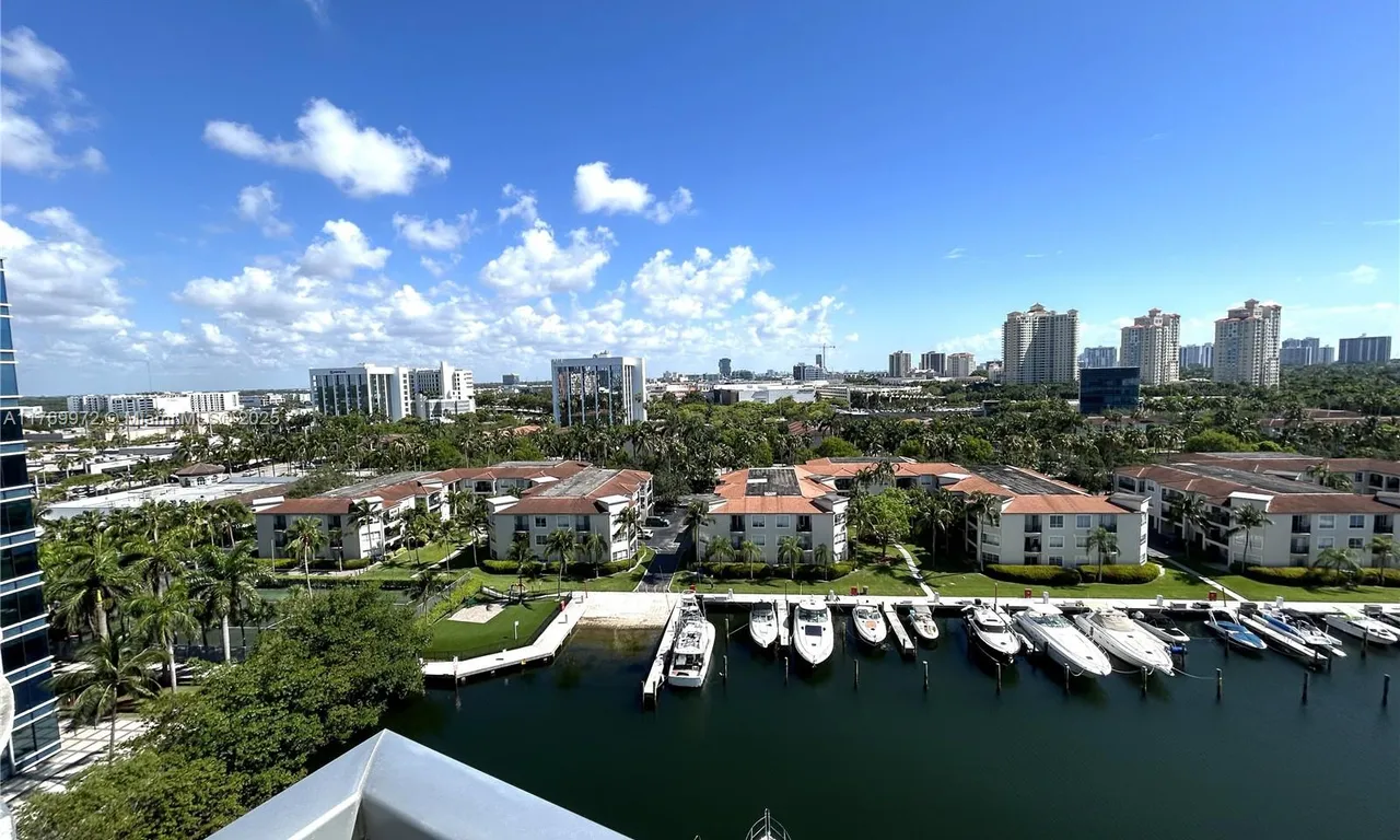 3029 NE 188th St # 905, Aventura FL 33180