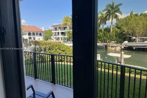 6855 Edgewater Dr, Coral Gables FL 33133