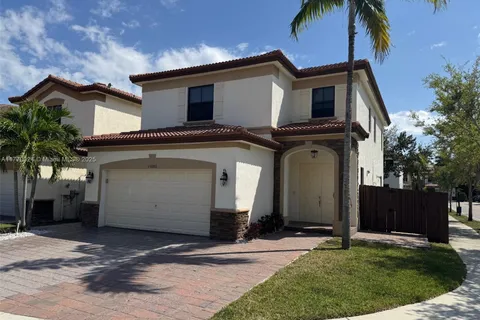 10086 NW 89th Ter, Doral FL 33178