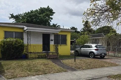 5250 NW 4th St, Miami FL 33126