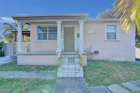 731 SW 8th Ave, Hallandale Beach FL 33009