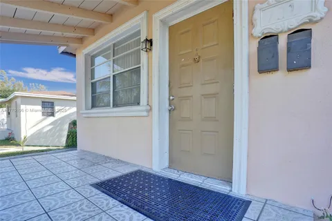 731 SW 8th Ave, Hallandale Beach FL 33009