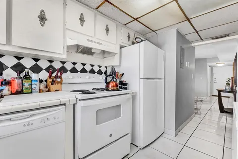 7125 Bonita Dr # 306, Miami Beach FL 33141