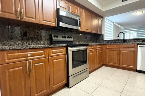 8200 NW 24th St # 8200, Coral Springs FL 33065