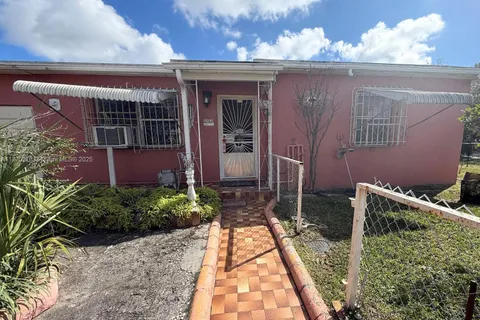 8925 NW 35th Ct, Miami FL 33147