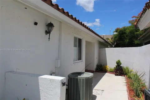 6131 Manchester Ln # 0, Davie FL 33331
