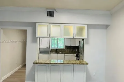 1135 92nd St # 102, Bay Harbor Islands FL 33154
