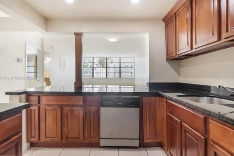 2175 NE 170th # 205, North Miami Beach FL 33162