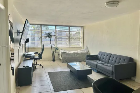 2175 NE 170th St # 205, North Miami Beach FL 33162
