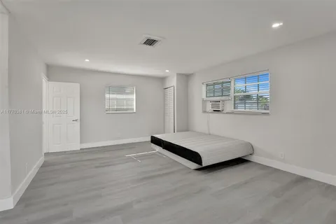 5657 Grant St # 5, Hollywood FL 33021