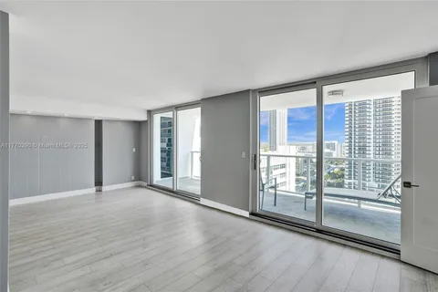 1904 S Ocean Dr, Hallandale Beach FL 33009