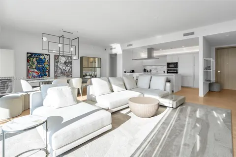 1000 Brickell Plz, Miami FL 33131