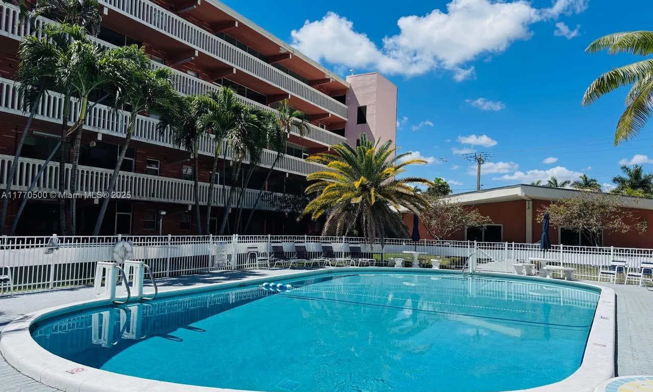 200 NE 12th Ave # 1C, Hallandale Beach FL 33009