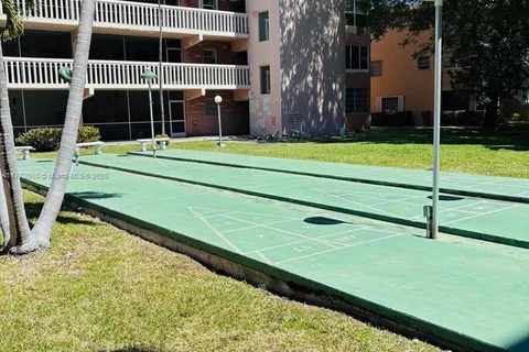 200 NE 12th Ave # 1C, Hallandale Beach FL 33009