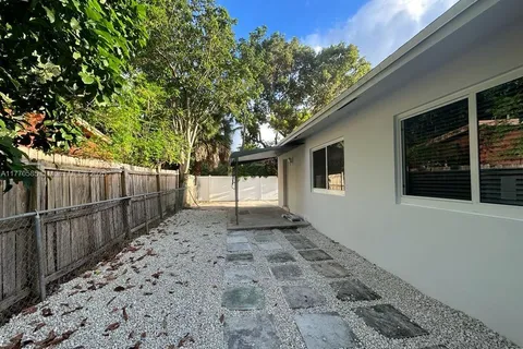 1538 NE 5th Ave, Fort Lauderdale FL 33304