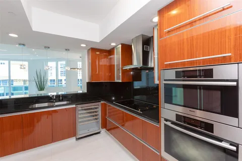 2711 S Ocean Dr # 1601, Hollywood FL 33019