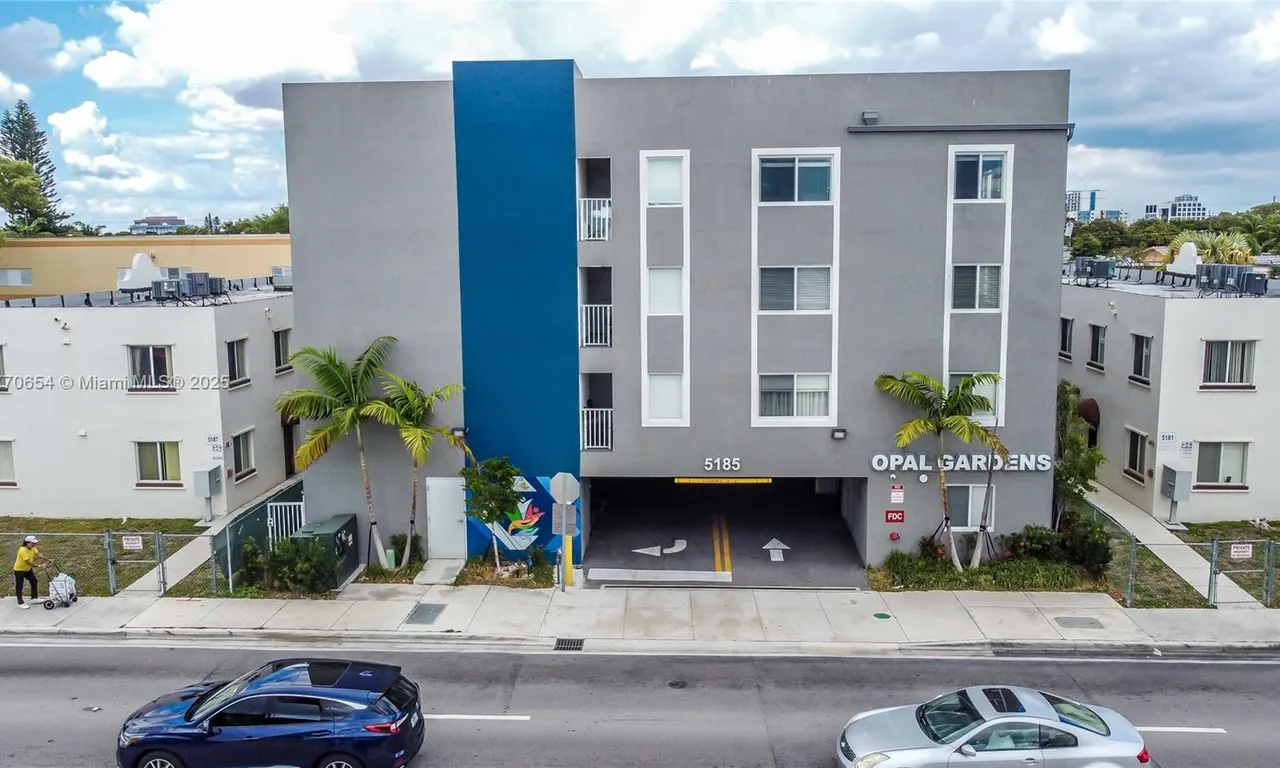 5185 W Flagler St, Miami FL 33134