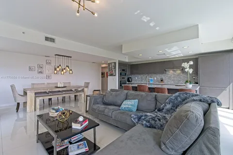 7825 NW 107th Ave # 304, Doral FL 33178