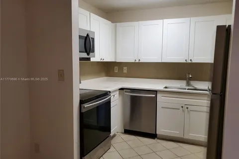 2661 Riverside Dr # 4, Coral Springs FL 33065