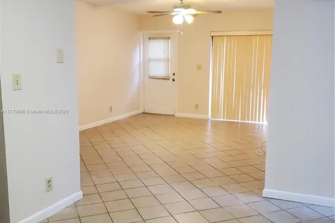 2661 Riverside Dr # 4, Coral Springs FL 33065