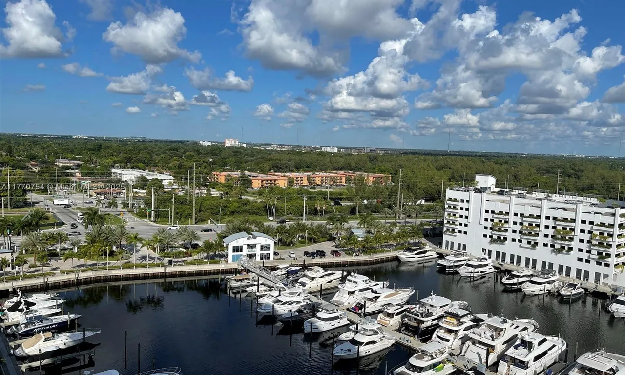 17111 Biscayne Blvd # 1403, North Miami Beach FL 33160